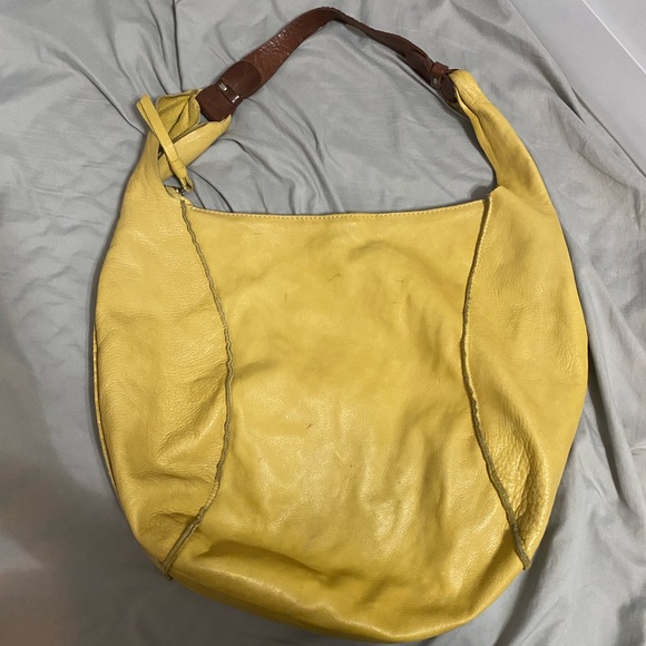 Sundance yellow leather purse. Has small imperfection - Picture 3 of 4